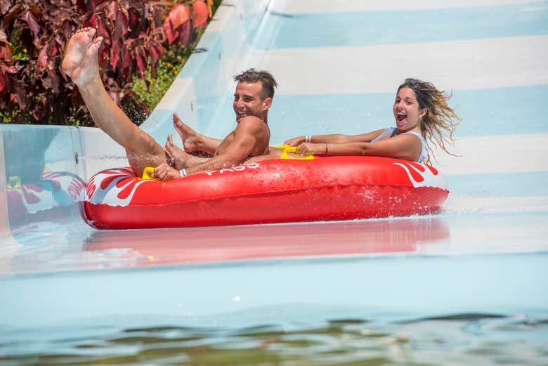 Divertimento al parco acquatico di Aqualand Costa Adeje
