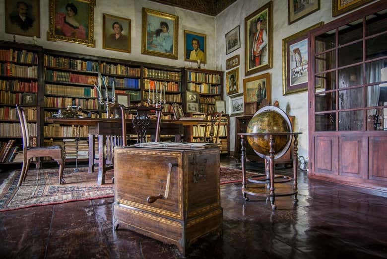 La biblioteca della Casa de los Balcones